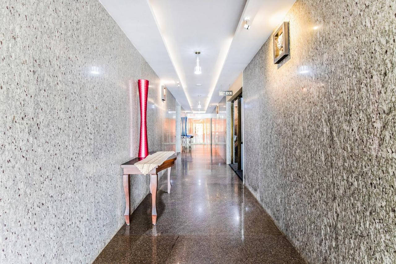 Capital O 22439 Ratna Forever Hotel Karkal Exterior photo
