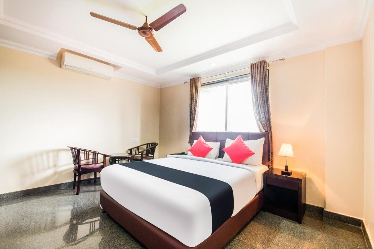 Capital O 22439 Ratna Forever Hotel Karkal Exterior photo